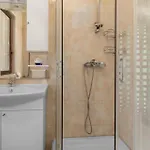 3 Bedroom Lovely In Διαμέρισμα