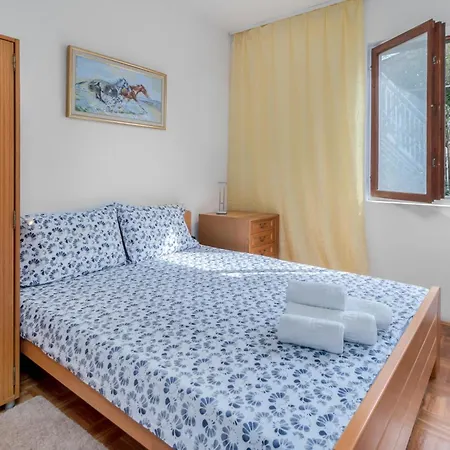 3 Bedroom Stunning In *