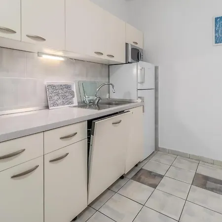 3 Bedroom Stunning In *